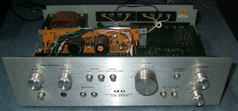 Bouton Power / Commutateur Pour Ampli Akai AM 2200 - D'origine, Argenté